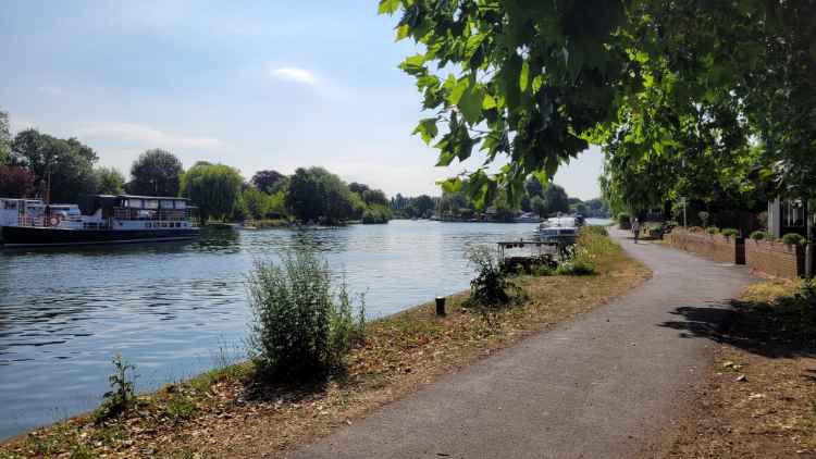 River view looking east from Caversham bridge